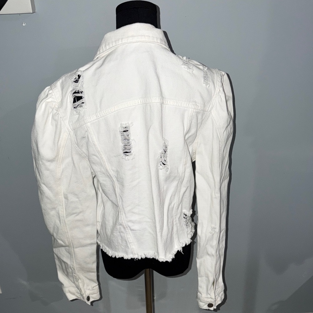 Chic White Distressed Jacket - Picture 4 of 5